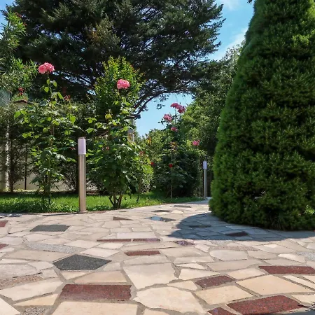 Karin By Interhome Lovran